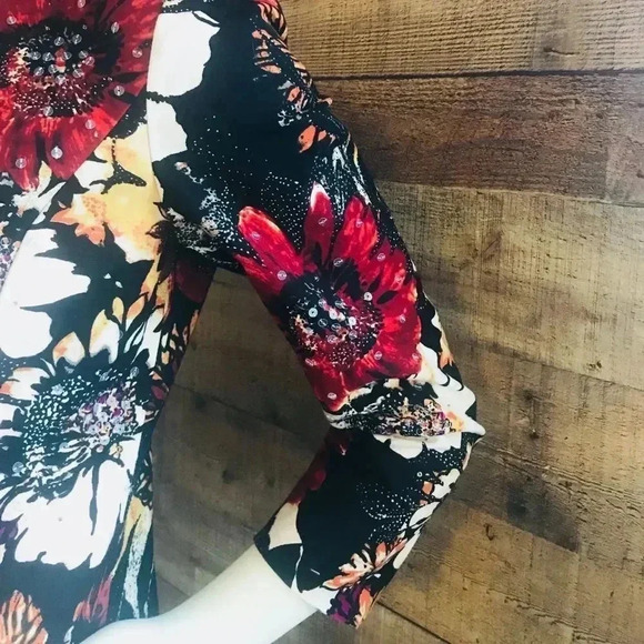 NWOT Chico’s floral blazer - Picture 3 of 7